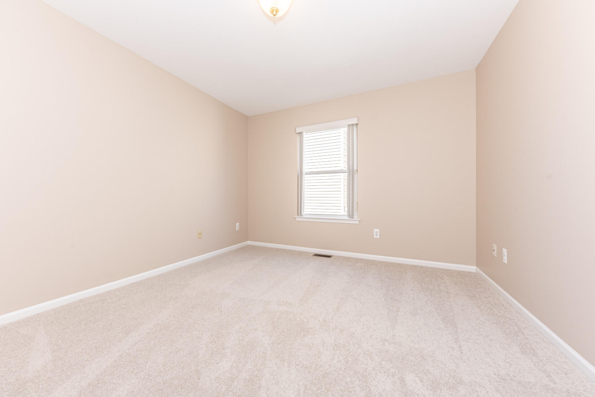 3923 Bridle Pass Ann Arbor, MI 48108 - Photo 27 of 50 Bedroom 2