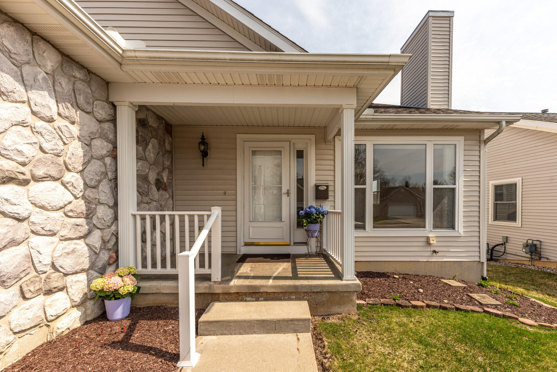 3923 Bridle Pass Ann Arbor, MI 48108 - Photo 3 of 50 Exterior