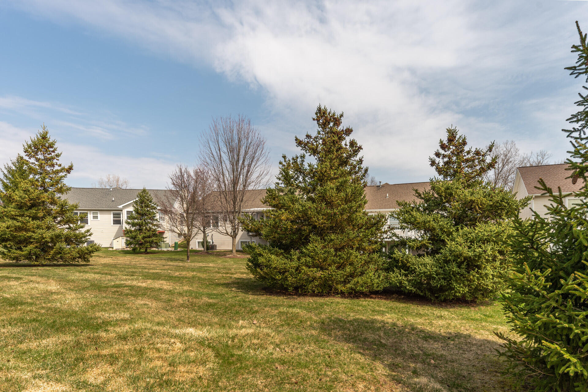 3923 Bridle Pass Ann Arbor, MI 48108 - Photo 45 of 50 backyard view