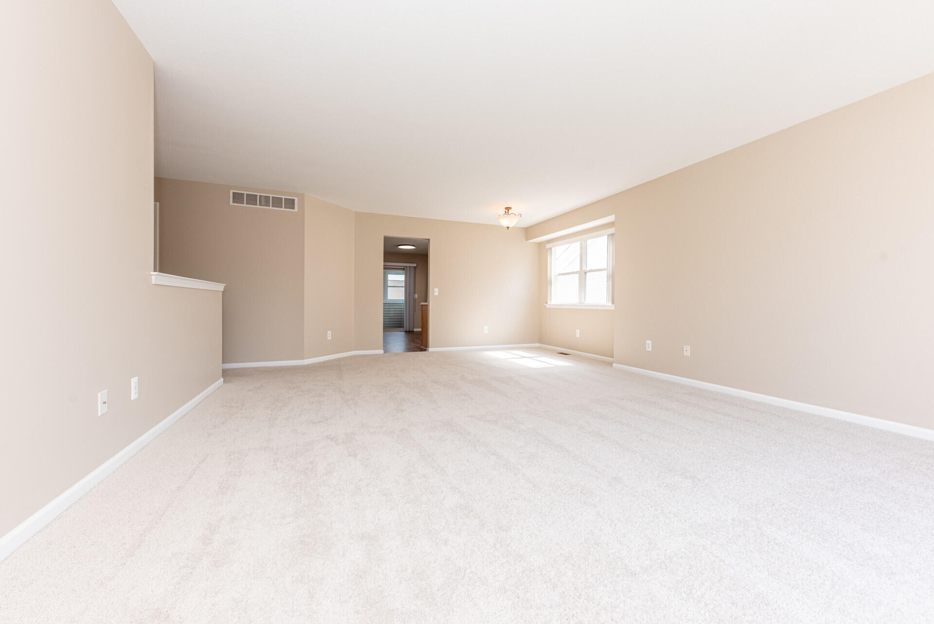 3923 Bridle Pass Ann Arbor, MI 48108 - Photo 8 of 50 Living/Dining