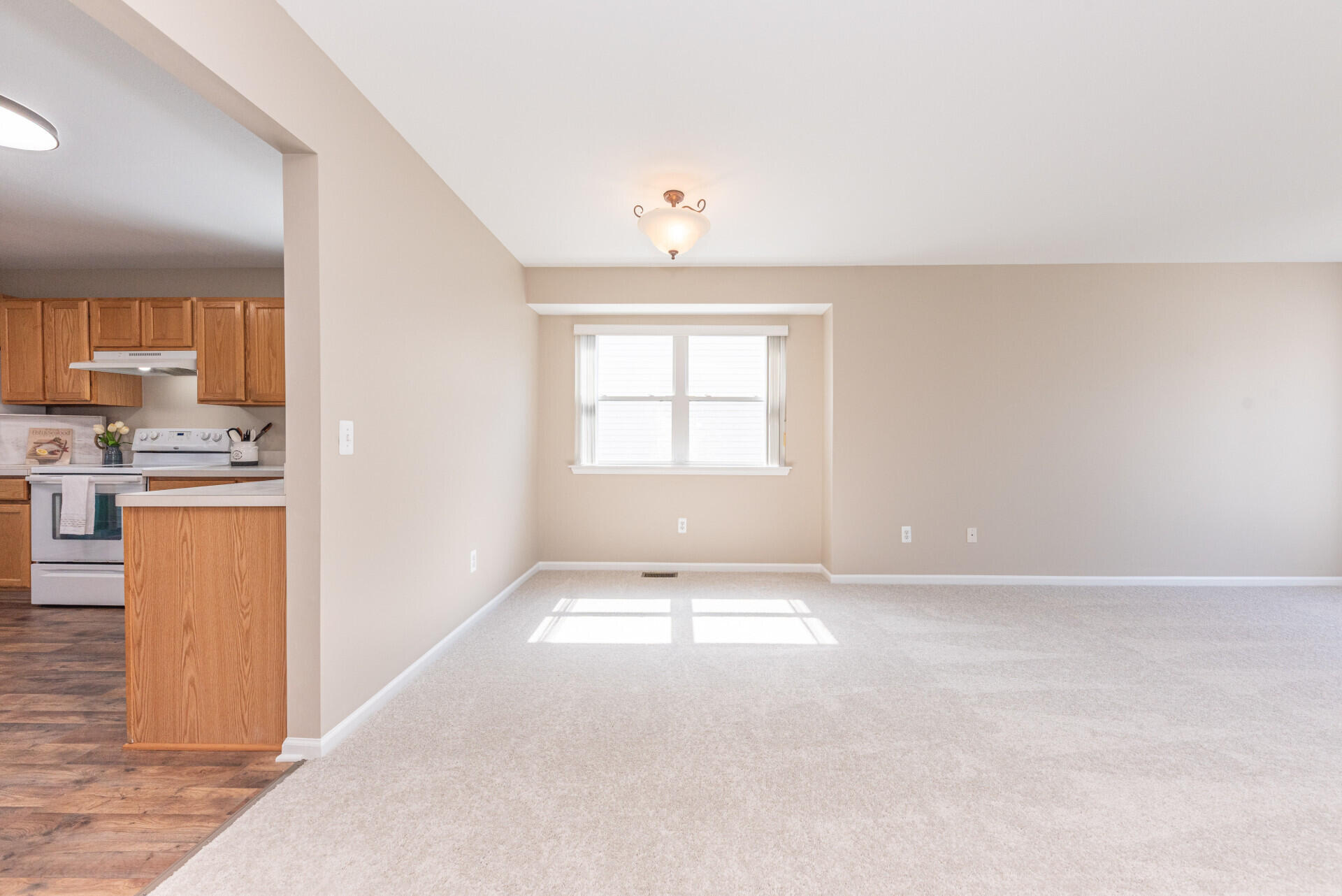 3923 Bridle Pass Ann Arbor, MI 48108 - Photo 10 of 50 Dining