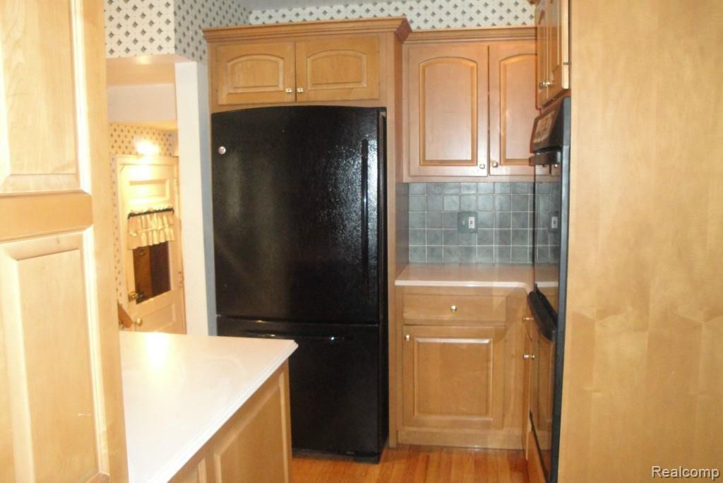 560 Barrington Road Grosse Pointe, MI 48230 - Photo 15 of 26 Barrington 560 025.jpg