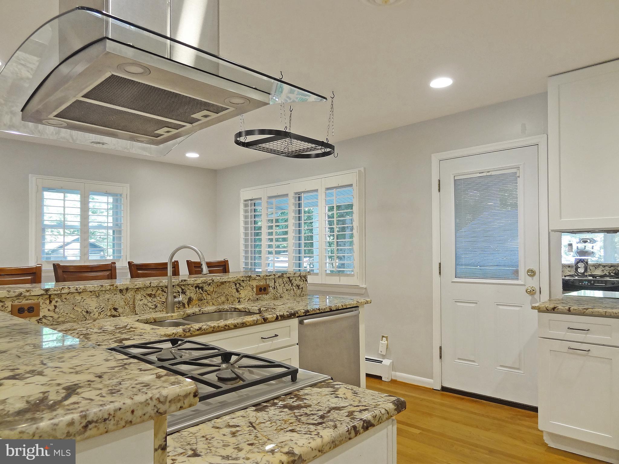 150 Southdown Road Edgewater, MD 21037 - Photo 6 of 33 Gallery Image 6