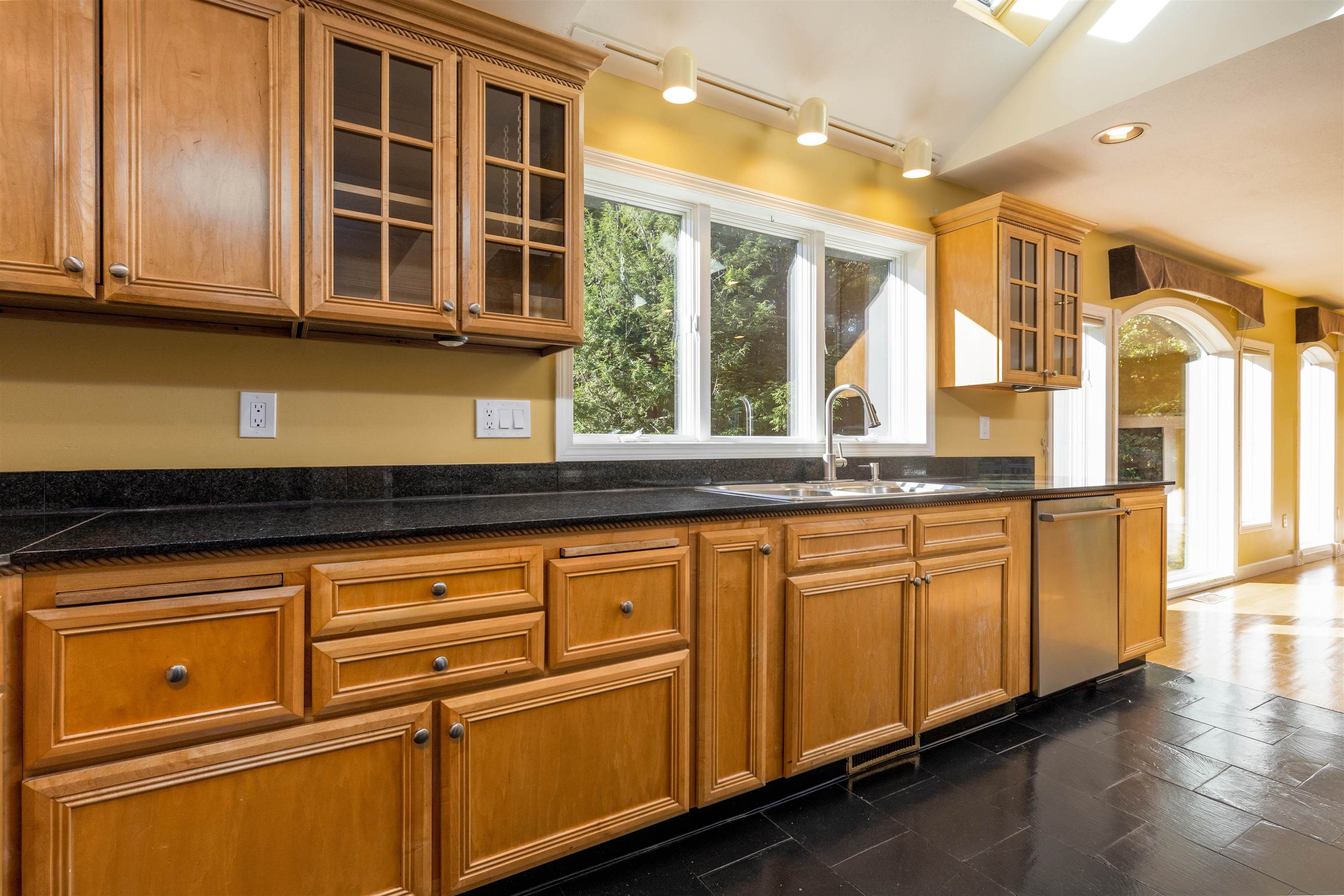 69 Deacon Lane Hollis, NH 03049 - Photo 17 of 40