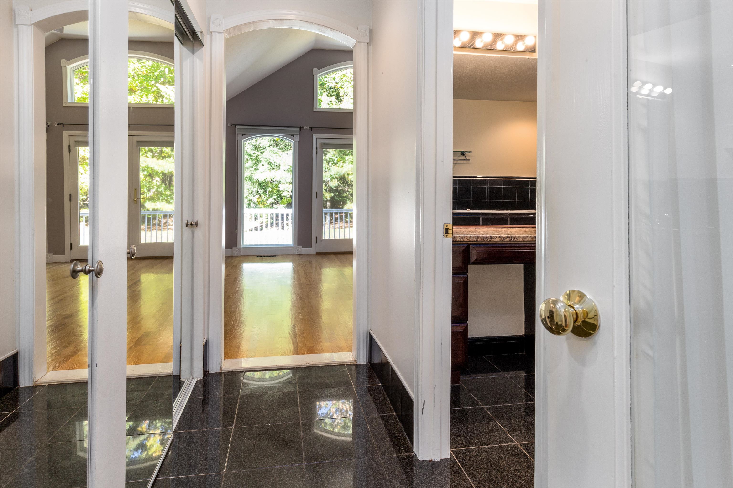 69 Deacon Lane Hollis, NH 03049 - Photo 21 of 40