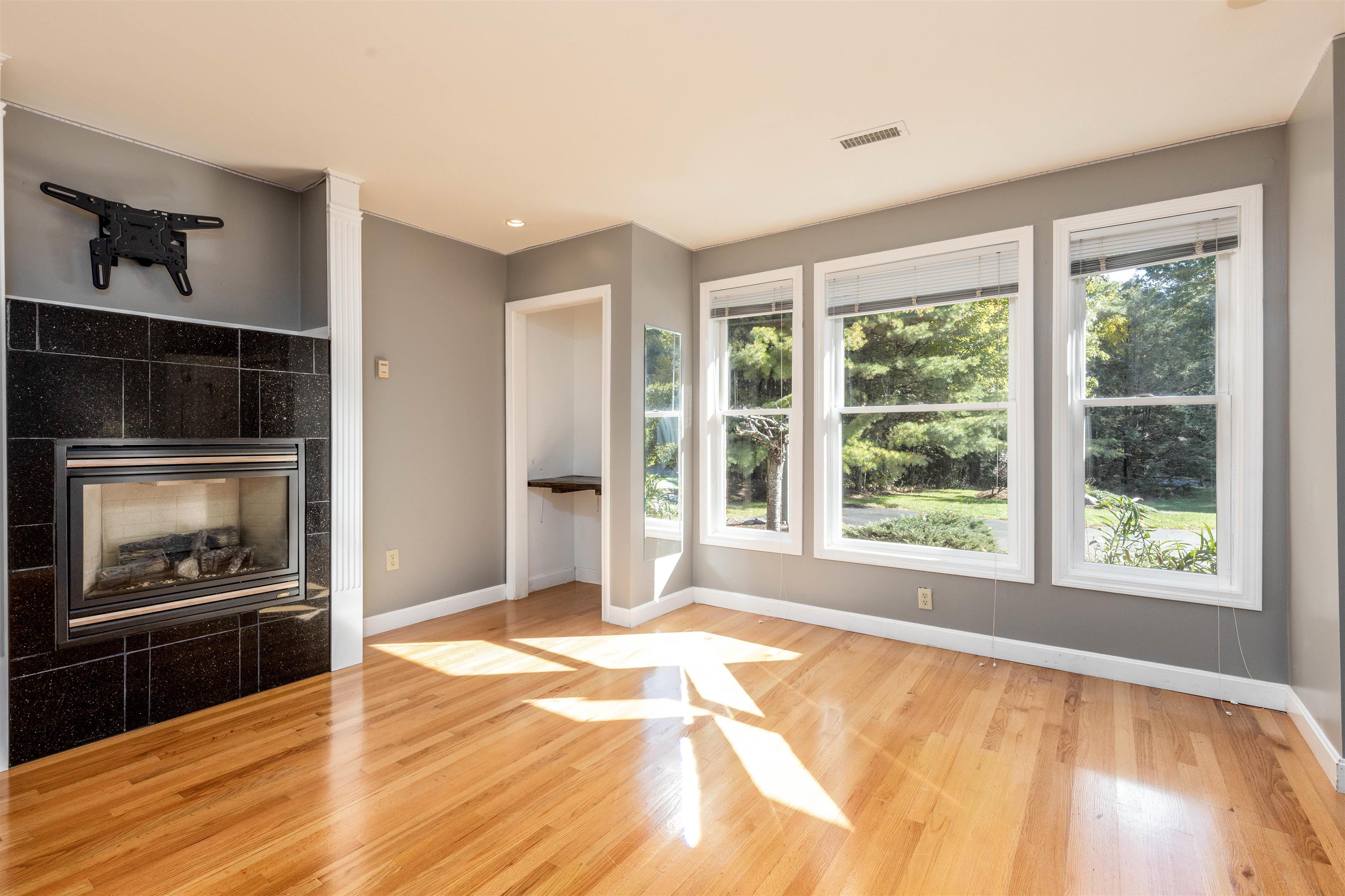 69 Deacon Lane Hollis, NH 03049 - Photo 27 of 40