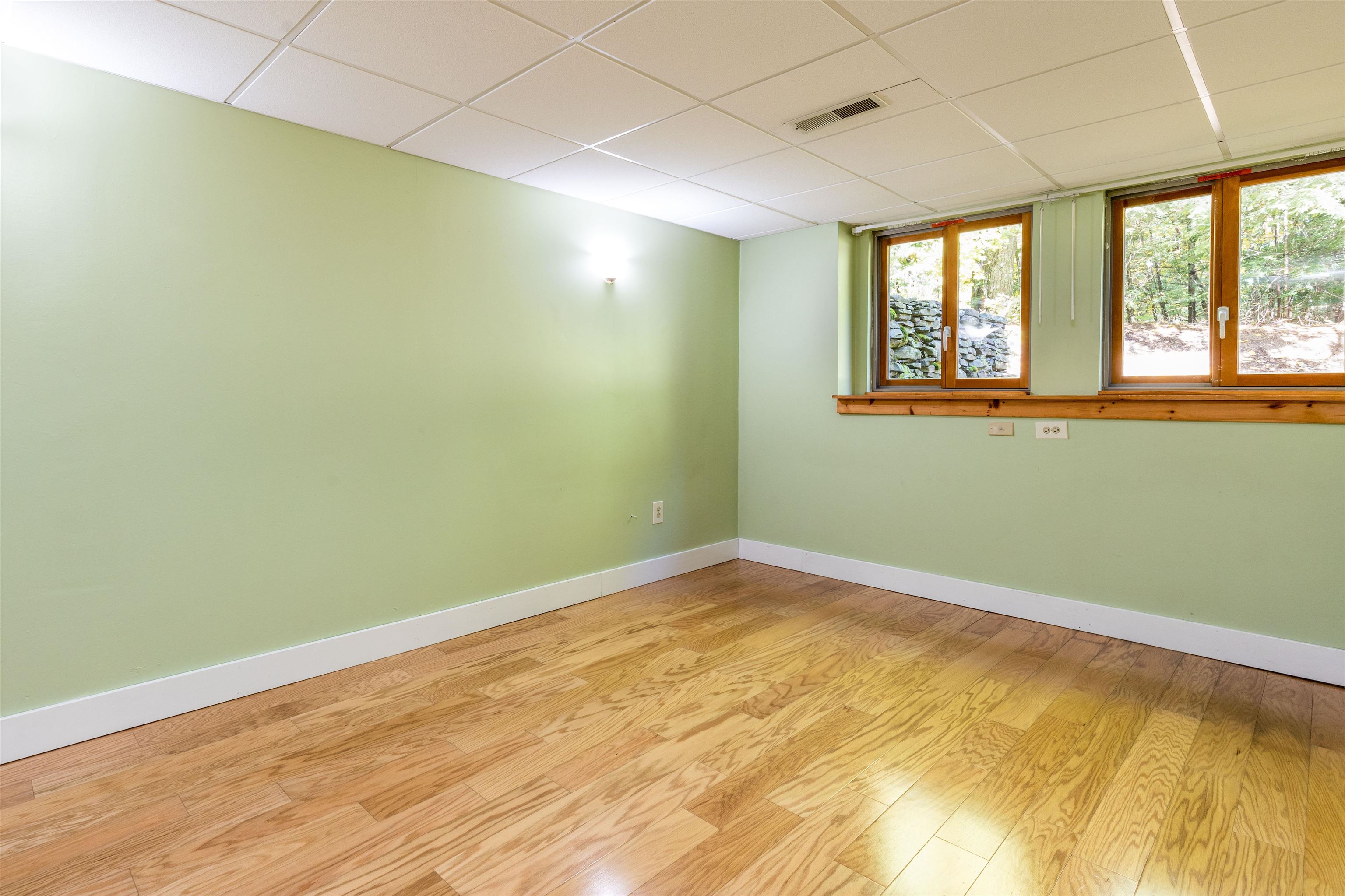 69 Deacon Lane Hollis, NH 03049 - Photo 37 of 40