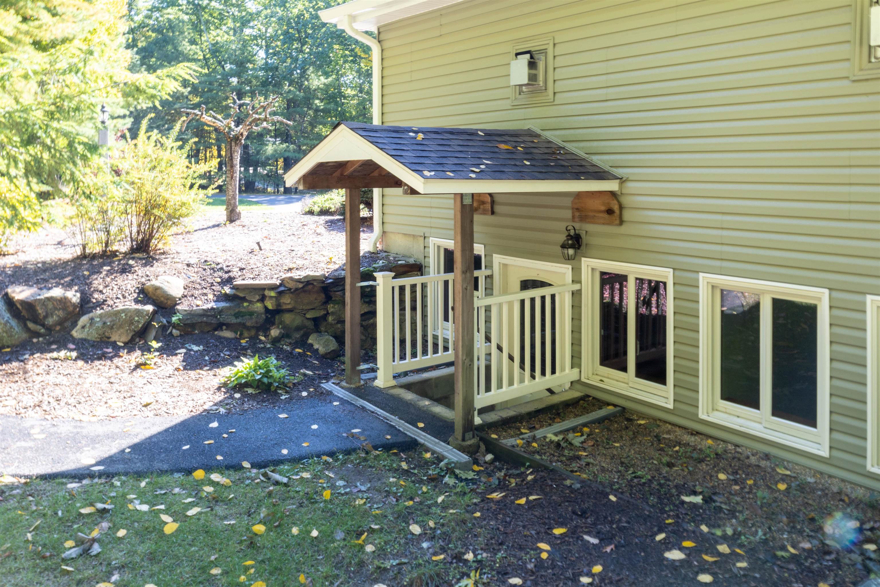 69 Deacon Lane Hollis, NH 03049 - Photo 5 of 40