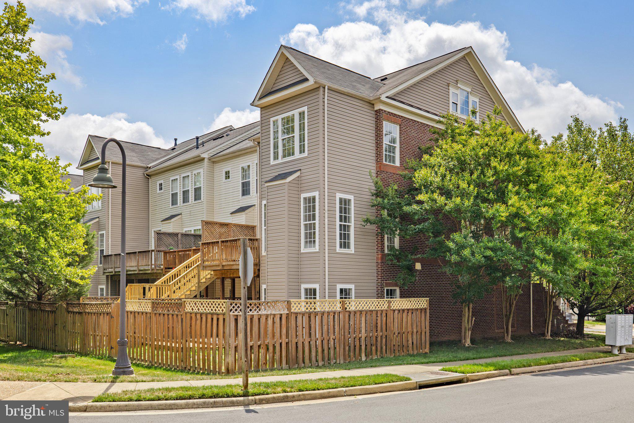43142 Crosswind Terrace Broadlands, VA 20148 - Photo 3 of 3 Rear/side view