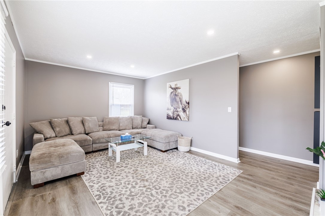 199 Castle Road Henrietta, NY 14623 - Photo 10 of 22