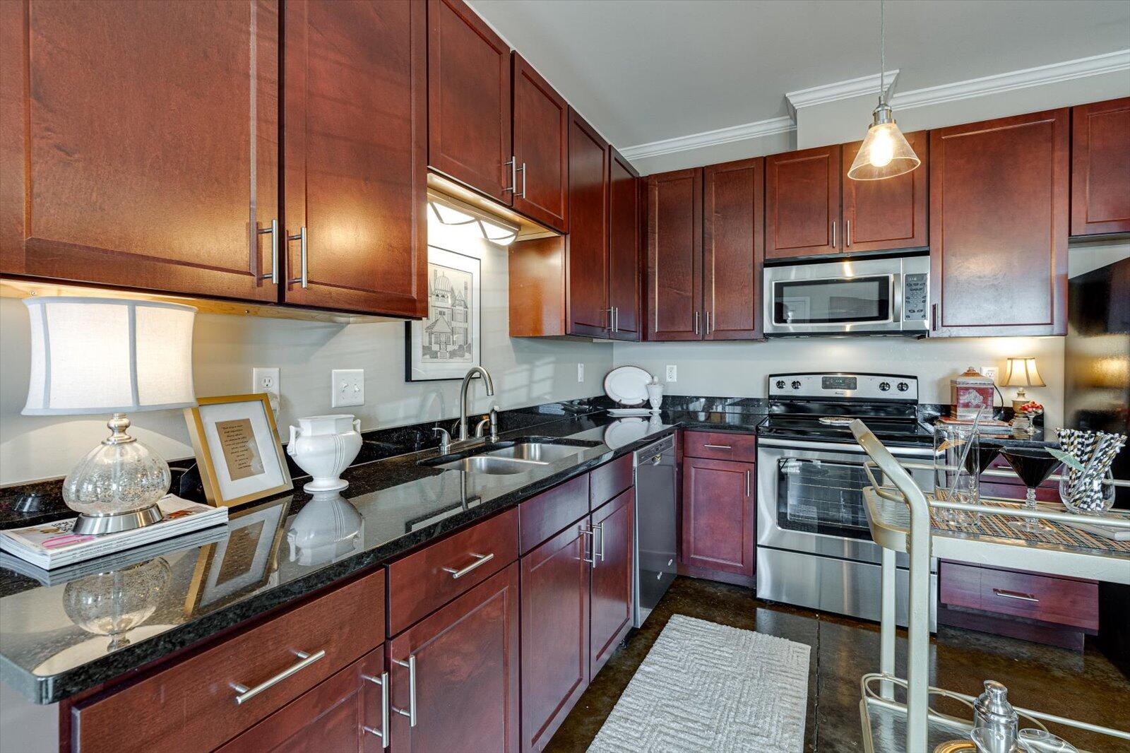 229 Delmont Street, Unit 159 Chattanooga, TN 37405 - Photo 5 of 23 10-229 Delmont St unit 159-9
