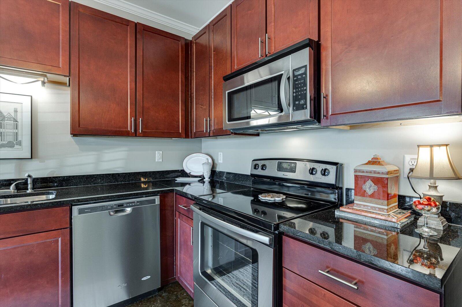 229 Delmont Street, Unit 159 Chattanooga, TN 37405 - Photo 6 of 23 11-229 Delmont St unit 159-10