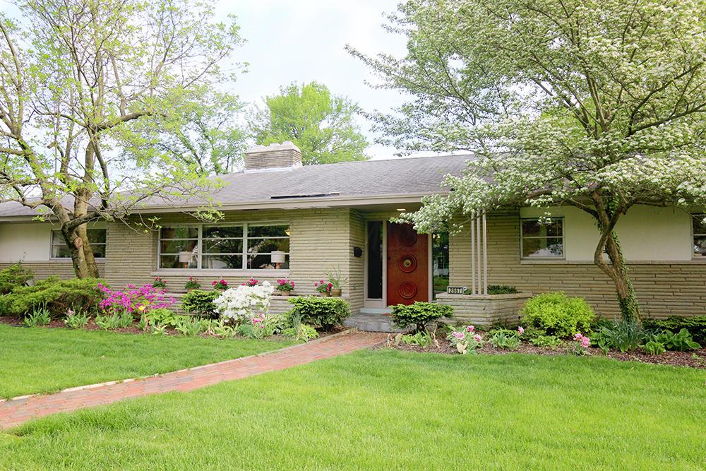 2667 Canterbury Road Columbus, OH 43221 - Photo 3 of 69