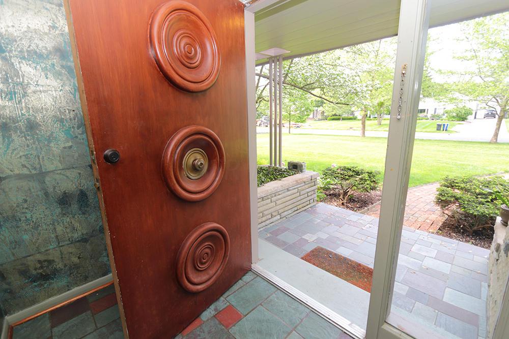 2667 Canterbury Road Columbus, OH 43221 - Photo 5 of 69