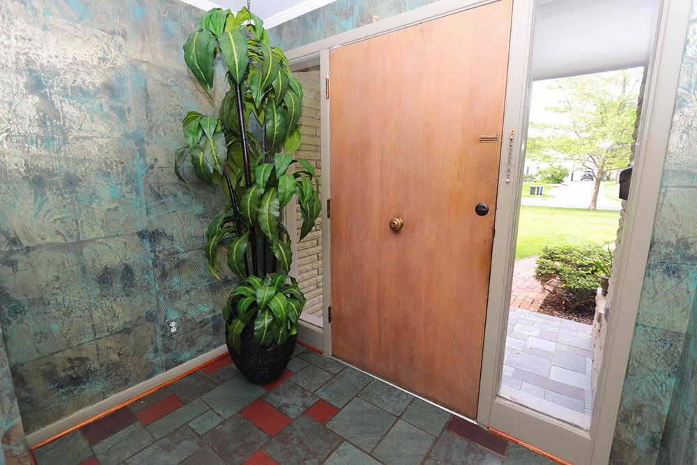 2667 Canterbury Road Columbus, OH 43221 - Photo 6 of 69