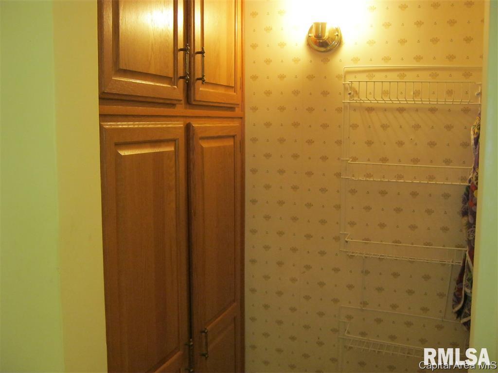 1833 South Walnut Street Springfield, IL 62704 - Photo 9 of 17