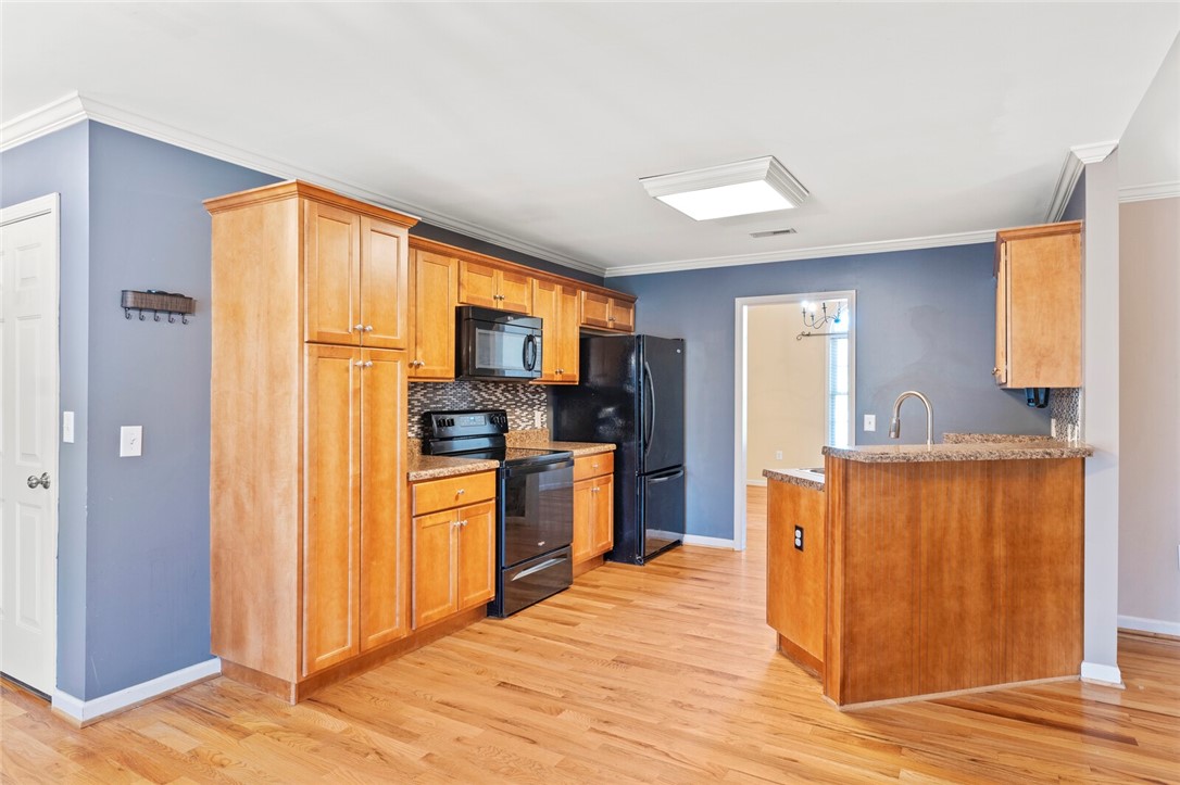 433 Chetola Road Seneca, SC 29672 - Photo 8 of 24 Gallery Image 8