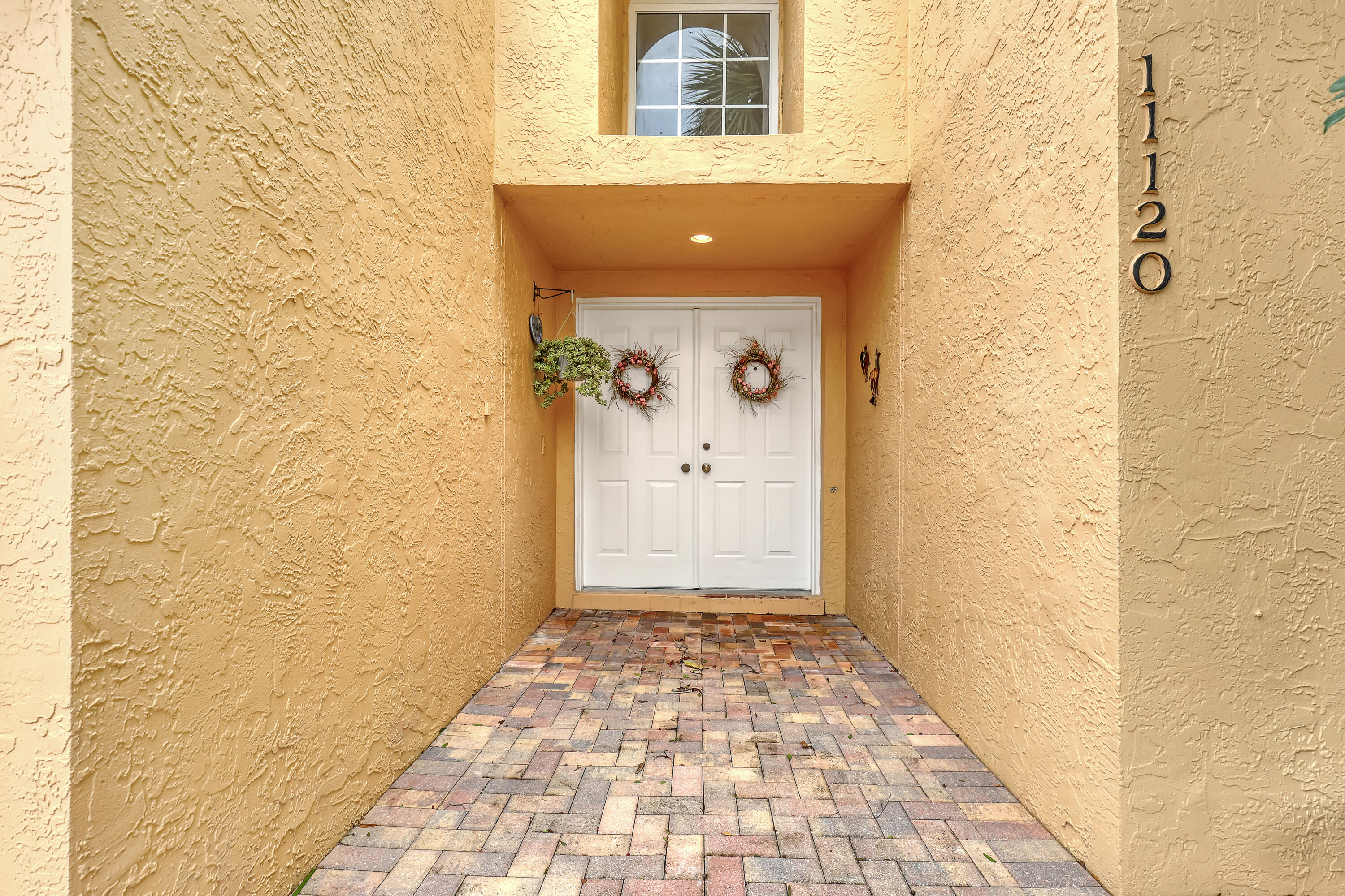 11120 Rios Road Boca Raton, FL 33498 - Photo 4 of 36 a view of a entryway