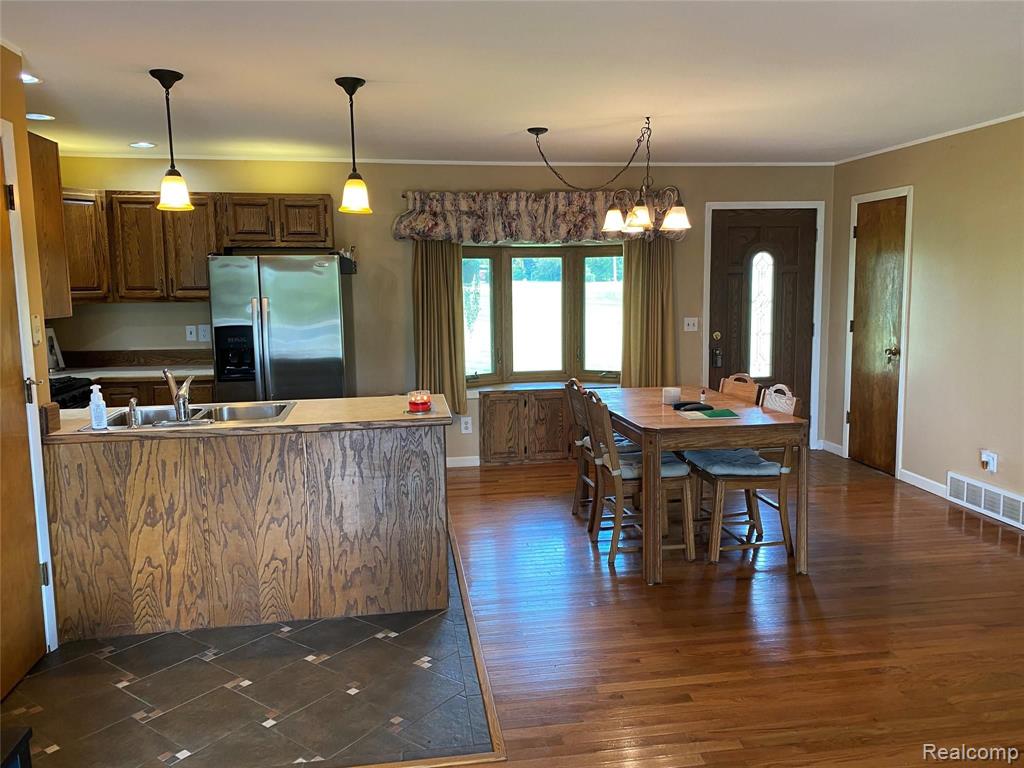 10093 Baldwin Road Gaines, MI 48436 - Photo 4 of 35