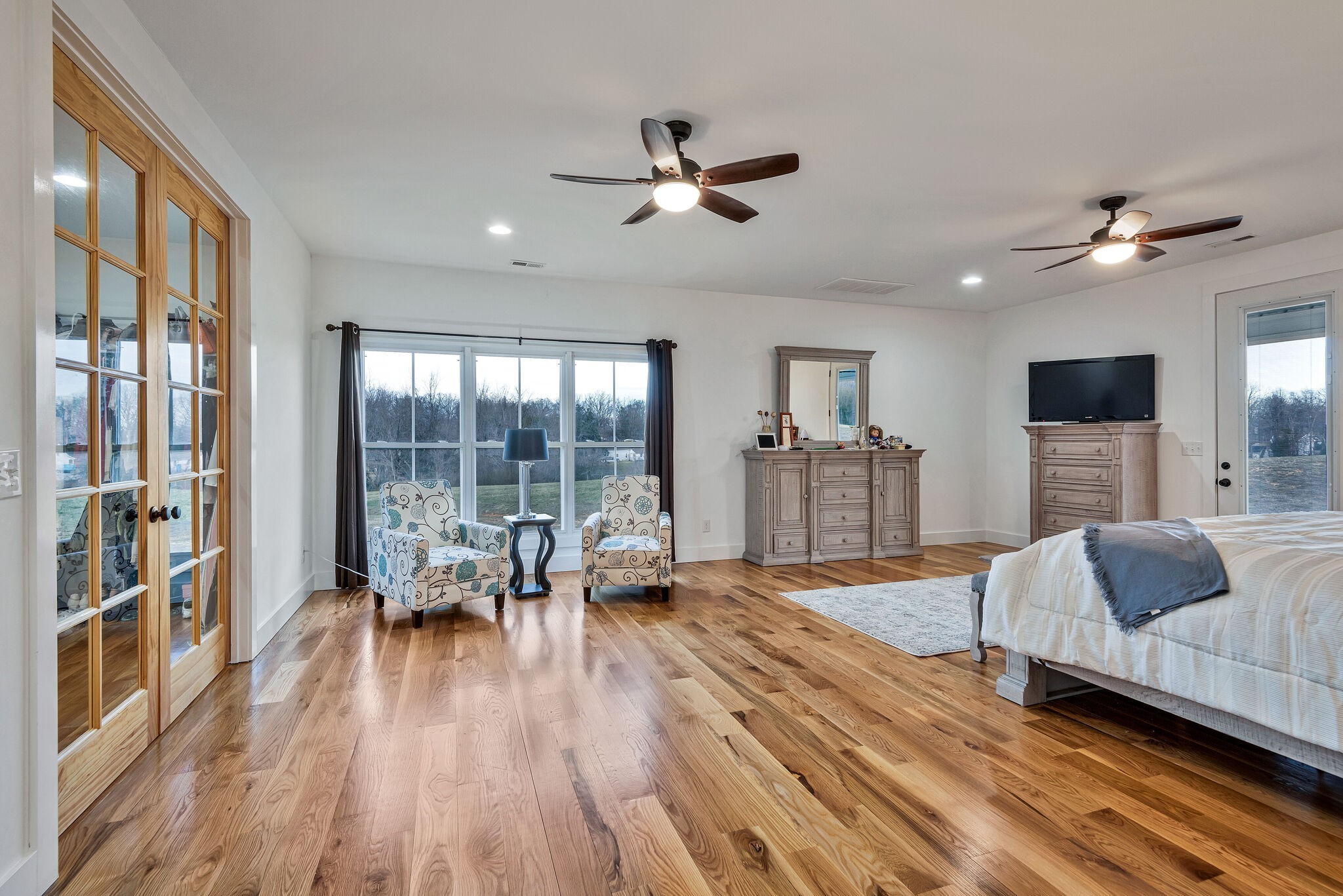 418 Lyle Lane Dickson, TN 37055 - Photo 24 of 51 a living room with furniture and a large window
