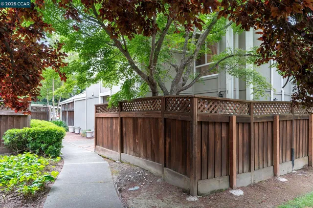 $869,000 | 136 Garden Creek Place, Danville, CA 94526