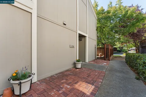 $869,000 | 136 Garden Creek Place, Danville, CA 94526