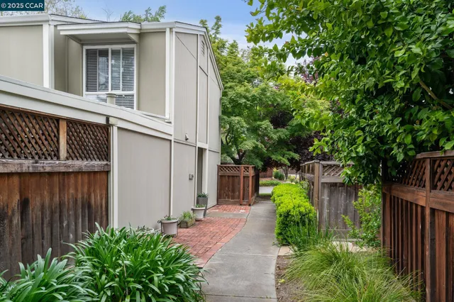 $869,000 | 136 Garden Creek Place, Danville, CA 94526