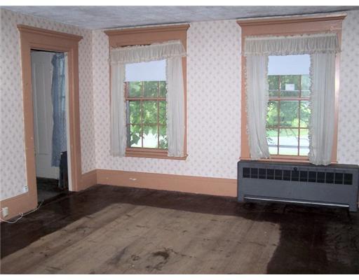 112 Joy Valley Road Buxton, ME 04093 - Photo 4 of 9 Living Room.