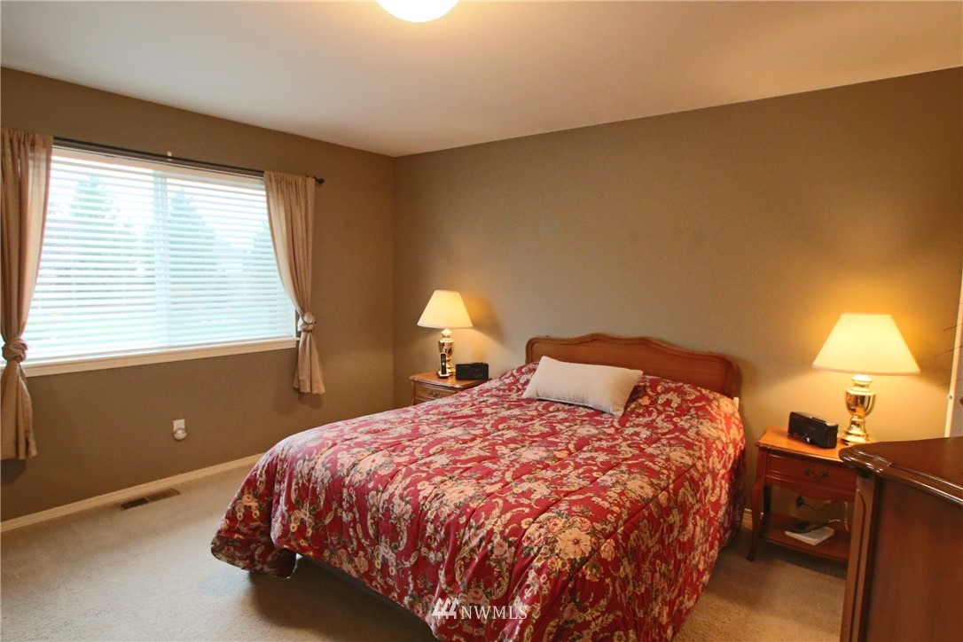 18117 Wild Violet Lane Southwest Rochester, WA 98579 - Photo 12 of 25