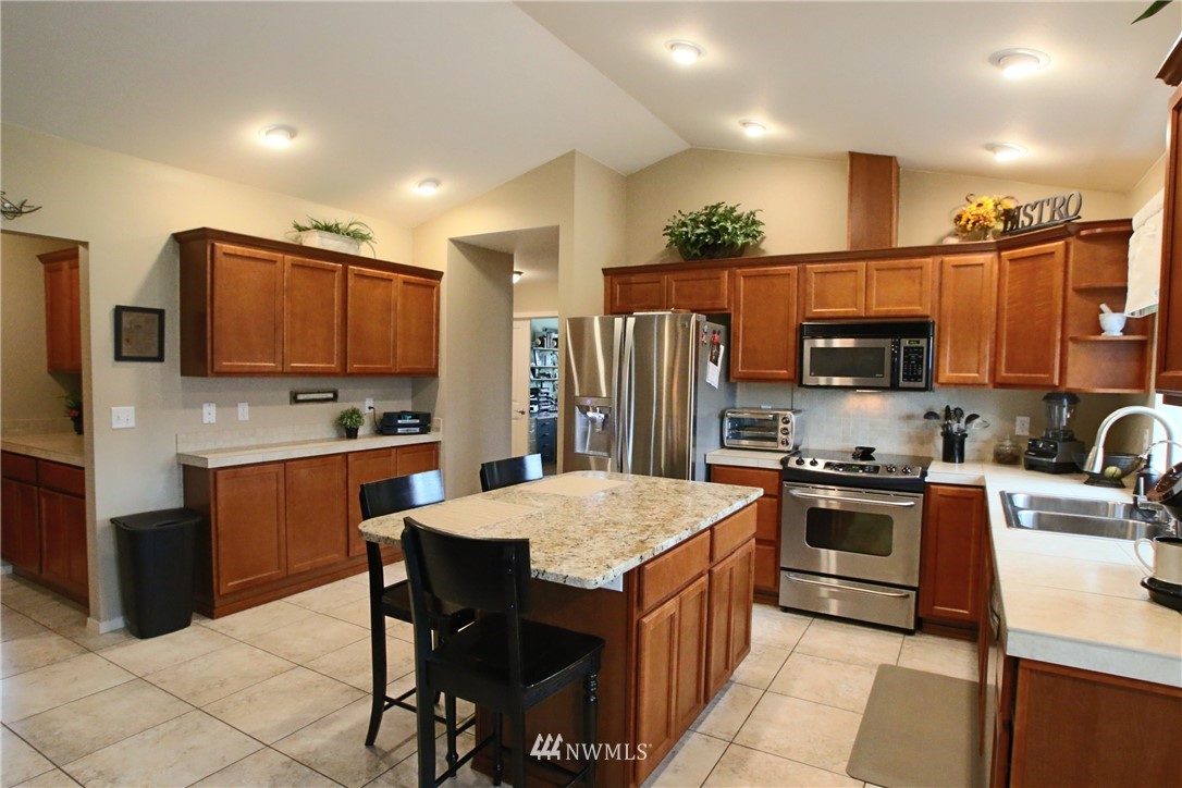 18117 Wild Violet Lane Southwest Rochester, WA 98579 - Photo 7 of 25