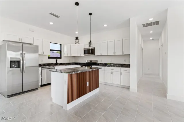 $1,950 | 2711 50th Street West, Lehigh Acres, FL 33971