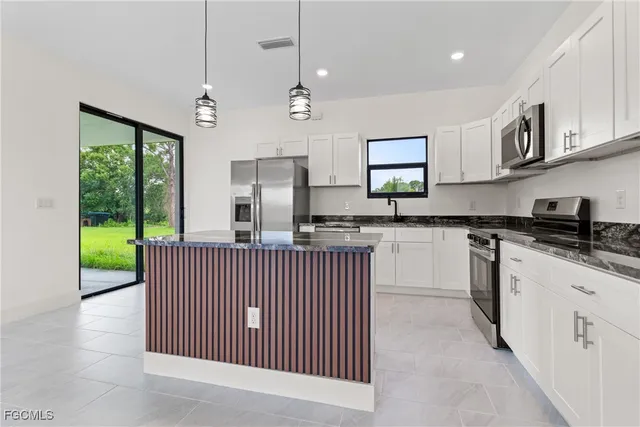 $1,950 | 2711 50th Street West, Lehigh Acres, FL 33971