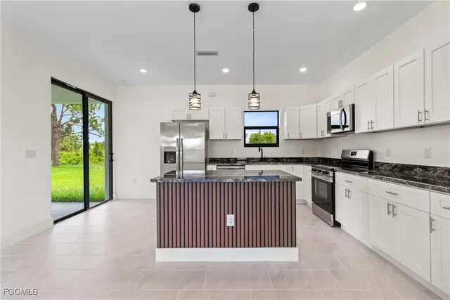 $1,950 | 2711 50th Street West, Lehigh Acres, FL 33971