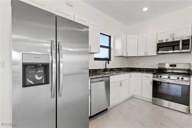 $1,950 | 2711 50th Street West, Lehigh Acres, FL 33971