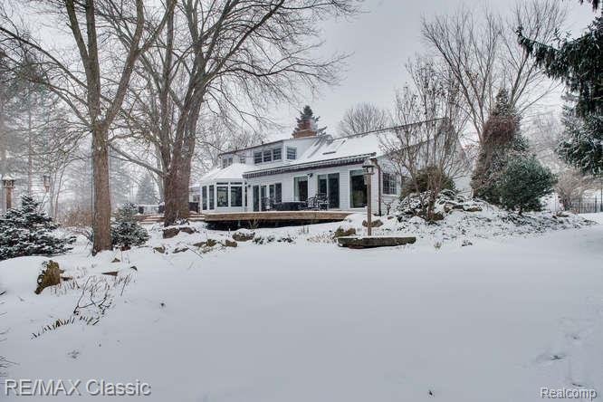 3994 Napier Road Canton, MI 48187 - Photo 8 of 32 Back 2
