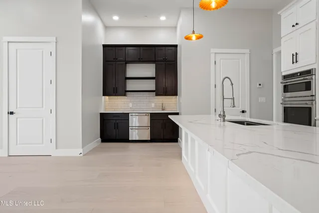 $1,580,000 | 1850 Beach Boulevard, Biloxi, MS 39531