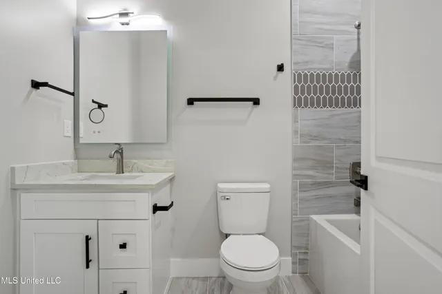 $1,580,000 | 1850 Beach Boulevard, Biloxi, MS 39531