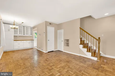 $269,000 | 1824 East-West Highway, Unit 1824, Silver Spring, MD 20910