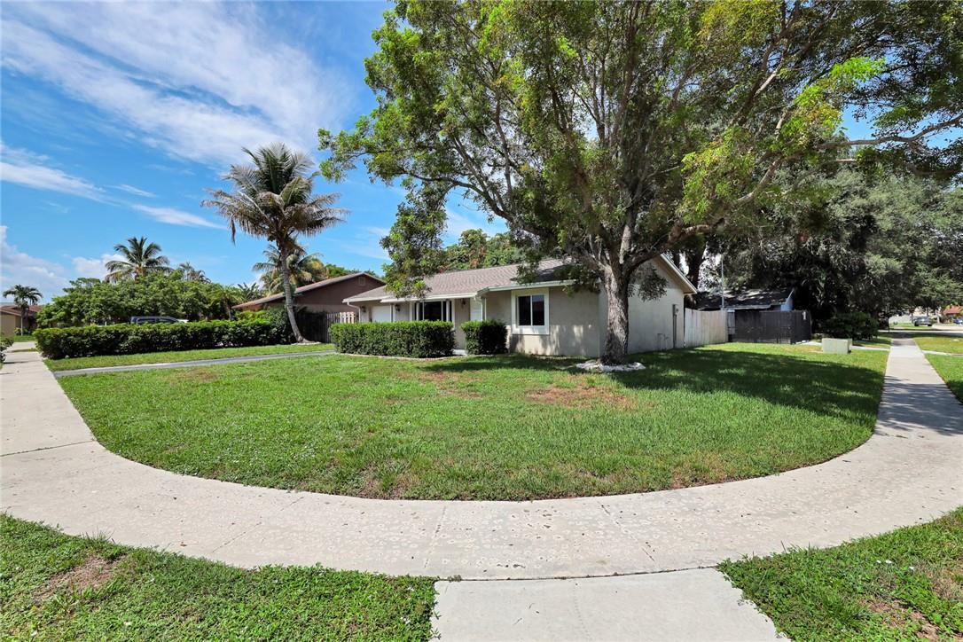 18422 Spanish Isles Place Boca Raton, FL 33496 - Photo 27 of 34 Great Corner Lot