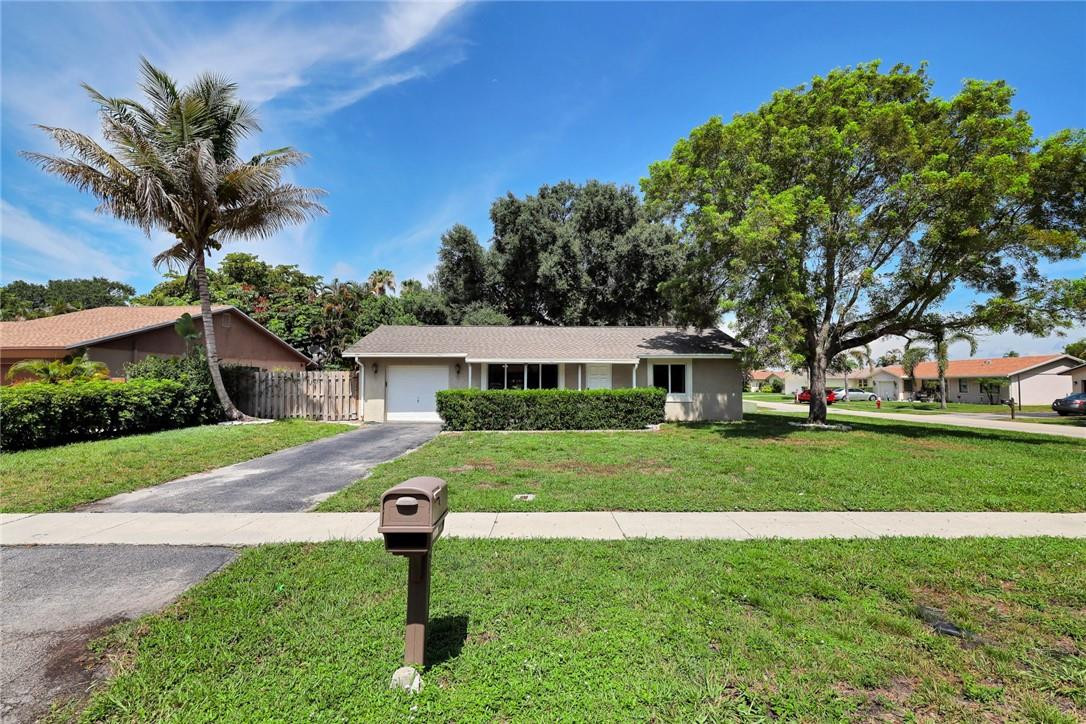 18422 Spanish Isles Place Boca Raton, FL 33496 - Photo 28 of 34 Hurricane Windows