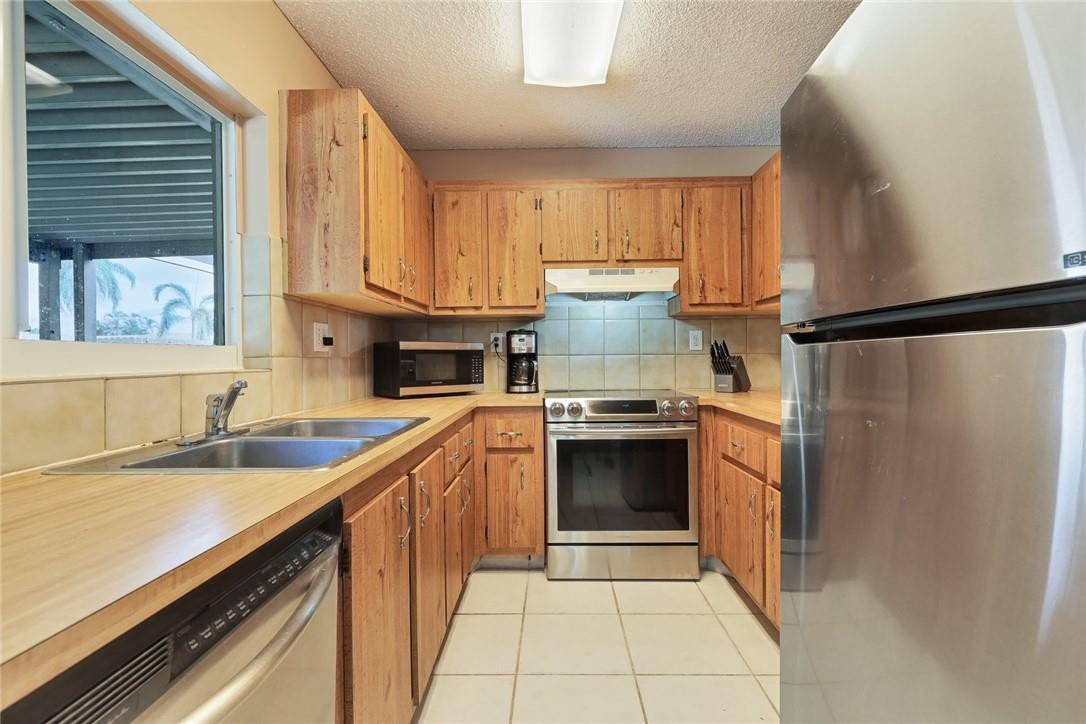 18422 Spanish Isles Place Boca Raton, FL 33496 - Photo 3 of 34 Photo 3
