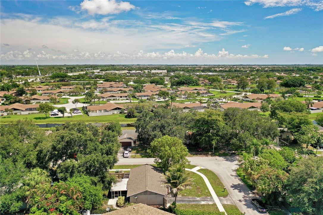 18422 Spanish Isles Place Boca Raton, FL 33496 - Photo 32 of 34 Photo 32