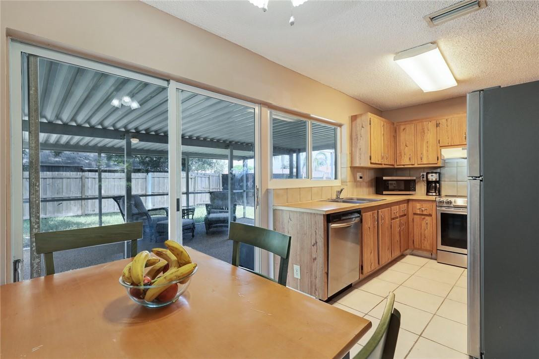 18422 Spanish Isles Place Boca Raton, FL 33496 - Photo 8 of 34 Photo 8
