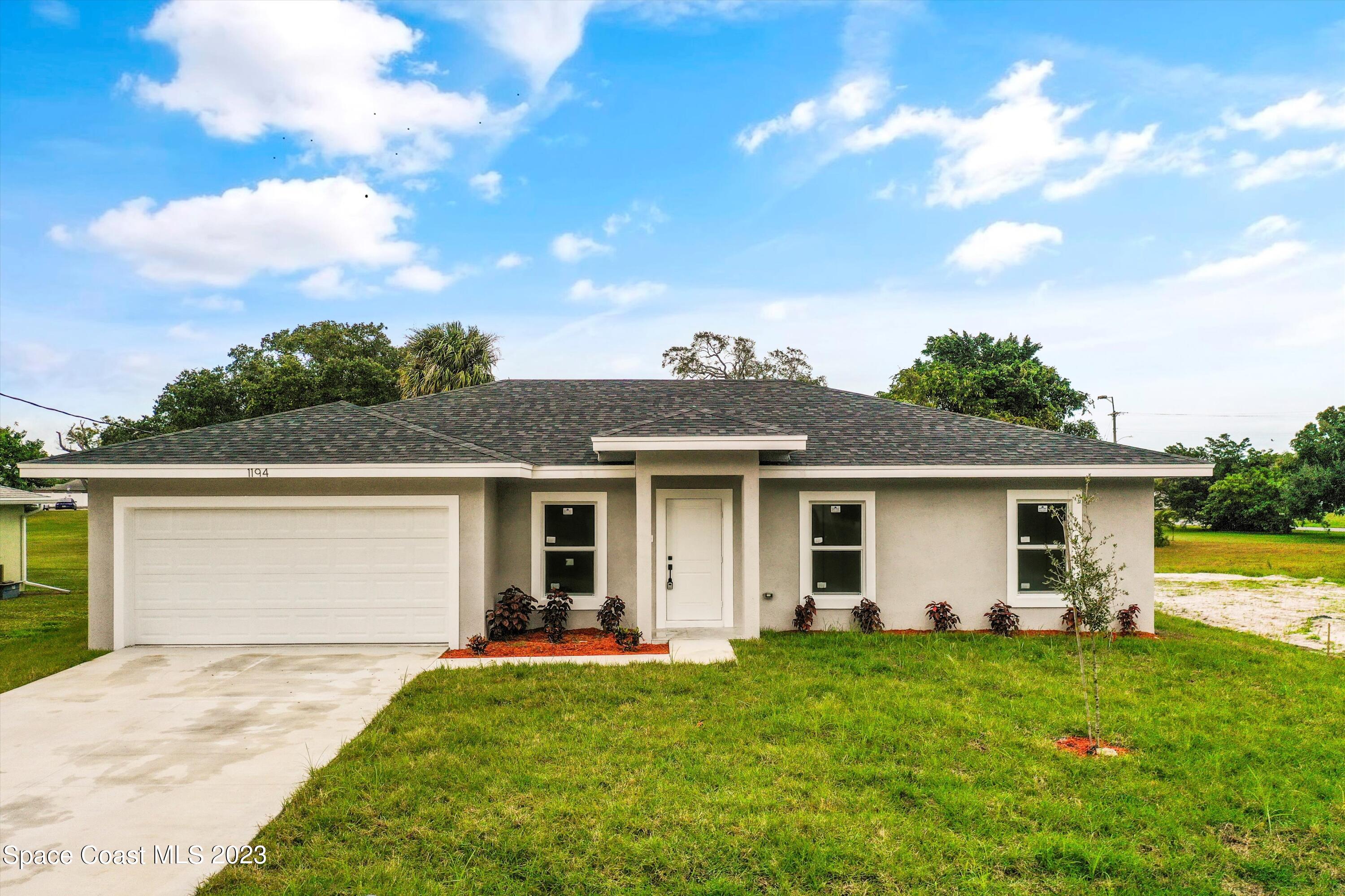 1194 Ver Cir Northeast  