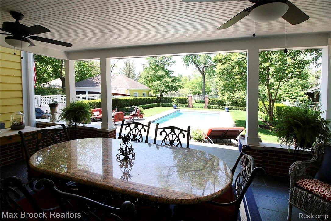 38 Ridge Road Pleasant Ridge, MI 48069 - Photo 32 of 43 Patio View to Back Yard