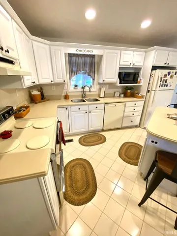 $249,500 | 889 7th Street Northeast, Linton, IN 47441