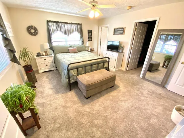 $249,500 | 889 7th Street Northeast, Linton, IN 47441