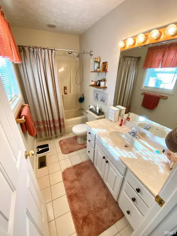 $249,500 | 889 7th Street Northeast, Linton, IN 47441