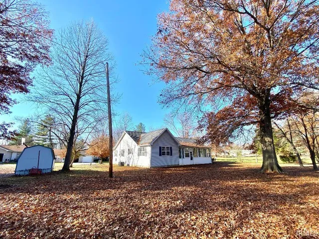 $249,500 | 889 7th Street Northeast, Linton, IN 47441