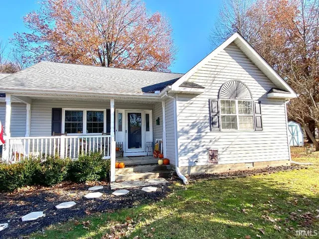 $249,500 | 889 7th Street Northeast, Linton, IN 47441